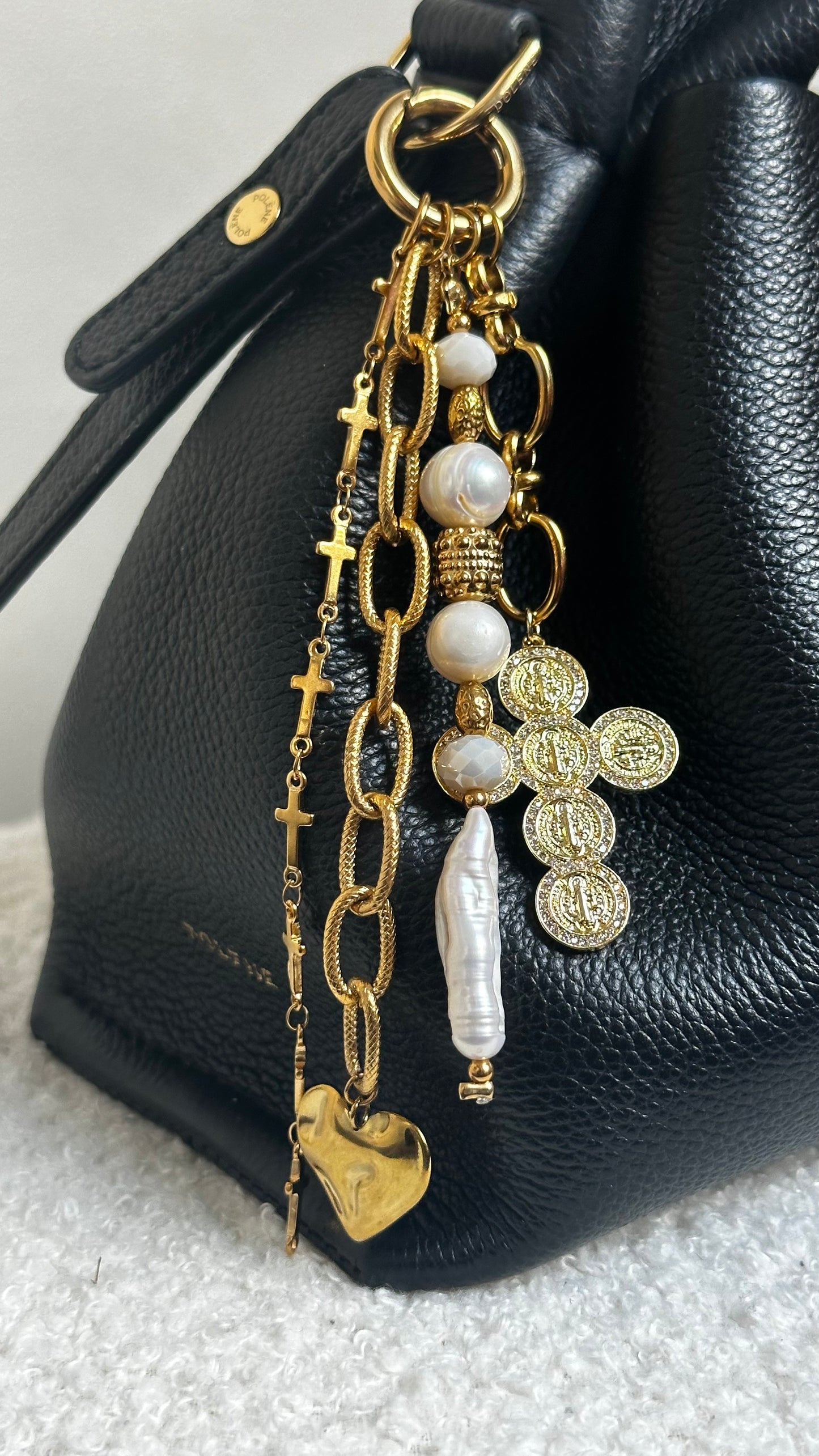 Bijou de sac CROIX PRÉCOMMANDE